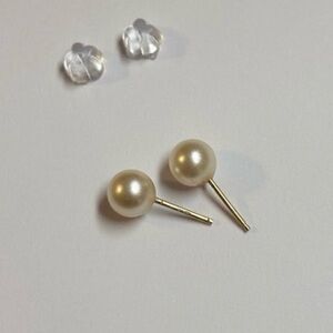 14k Yellow Gold Pearl Stud Earrings